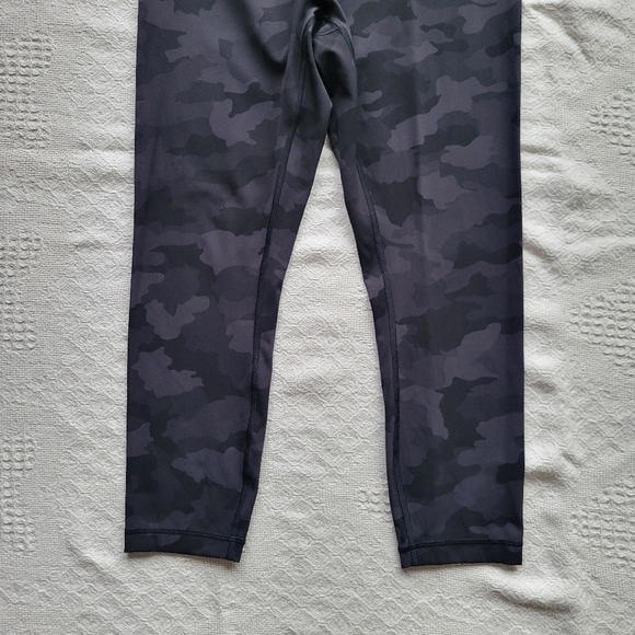 Lululemon Wunder Under High-Rise Crop 23" *Full-On Luxtreme - Picture 5 of 10